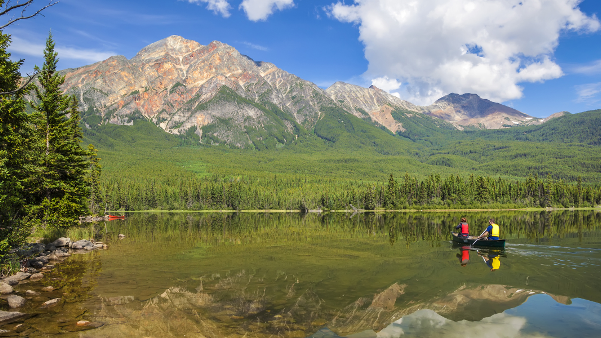 Une excursion en canot sur le Pyramid Lake (activité optionnelle, à réserver et régler sur place) - jour 7 ou 8