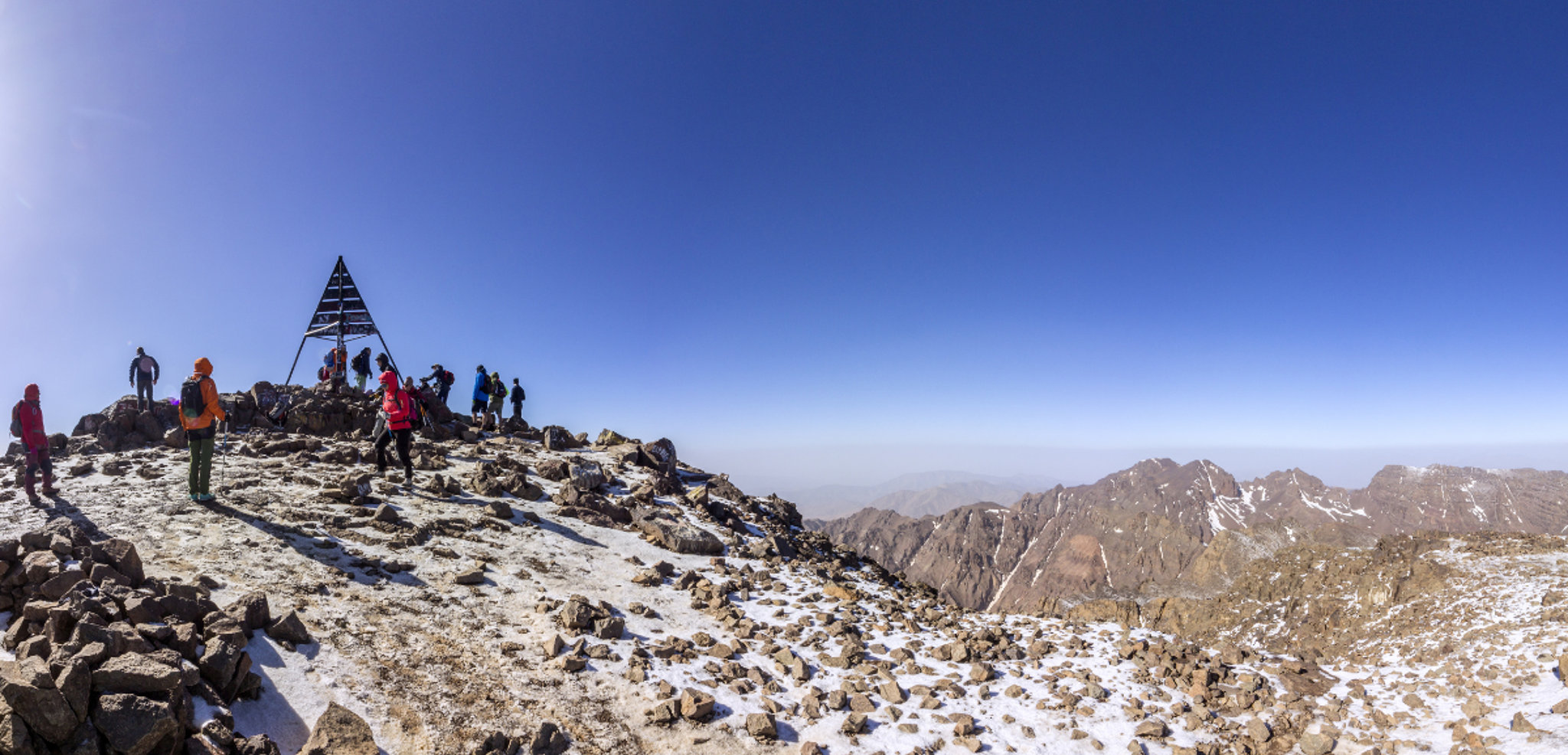 L'arrivée au sommet du Mont Toubkal, 4165 m, sur le toit du Maroc - jour 4