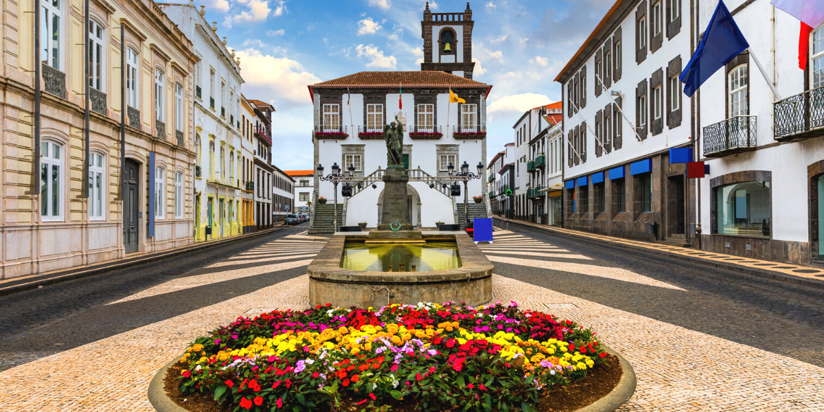 Posez vos valises à Ponta Delgada, la capitale de Saõ Miguel 