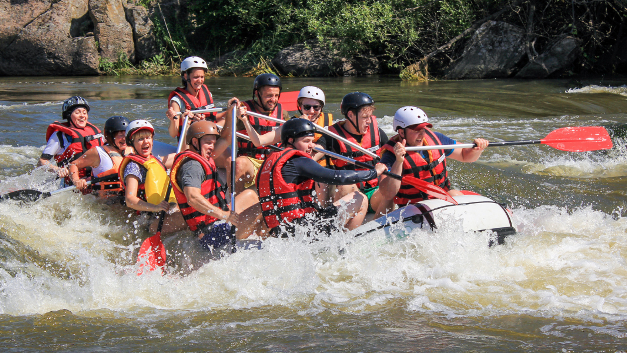 Faites le plein de sensations fortes en rafting...
