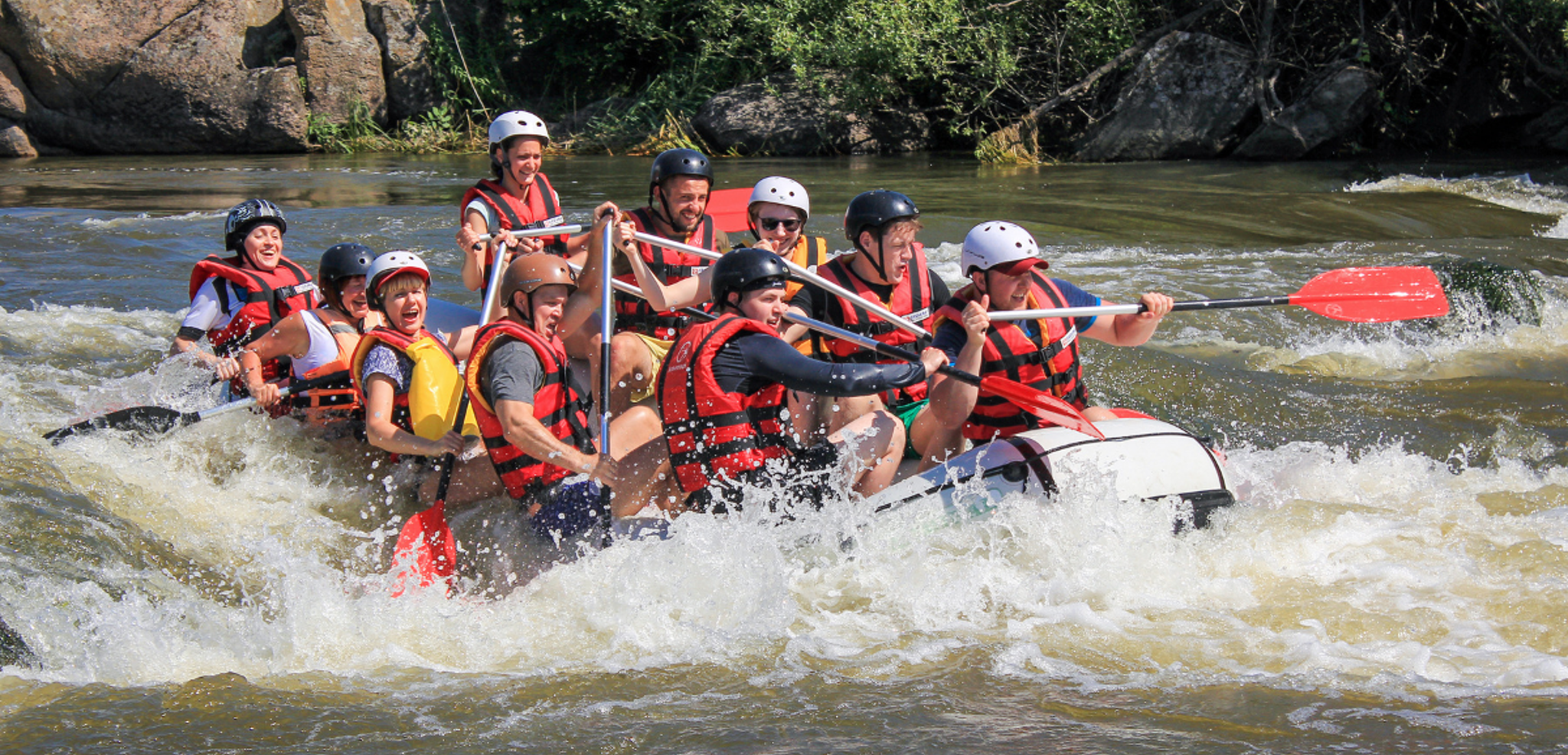 Faites le plein de sensations fortes en rafting...