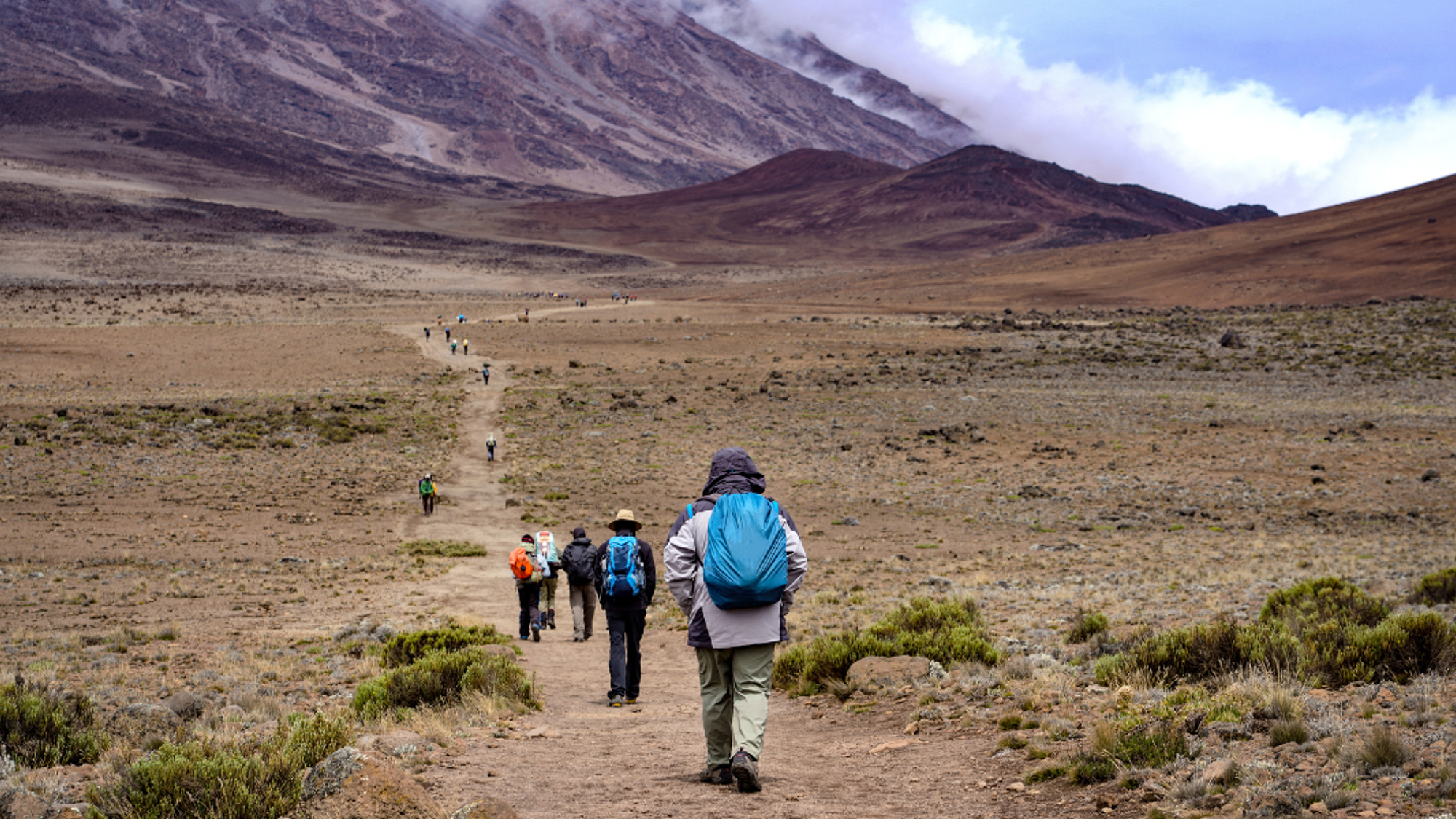 Enfilez vos chaussures sur les pentes du Kilimanjaro