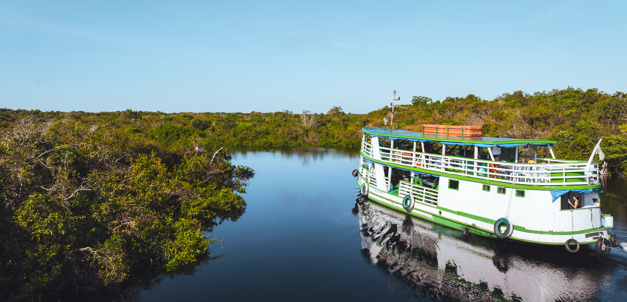 Le tout à bord d'un bateau local !