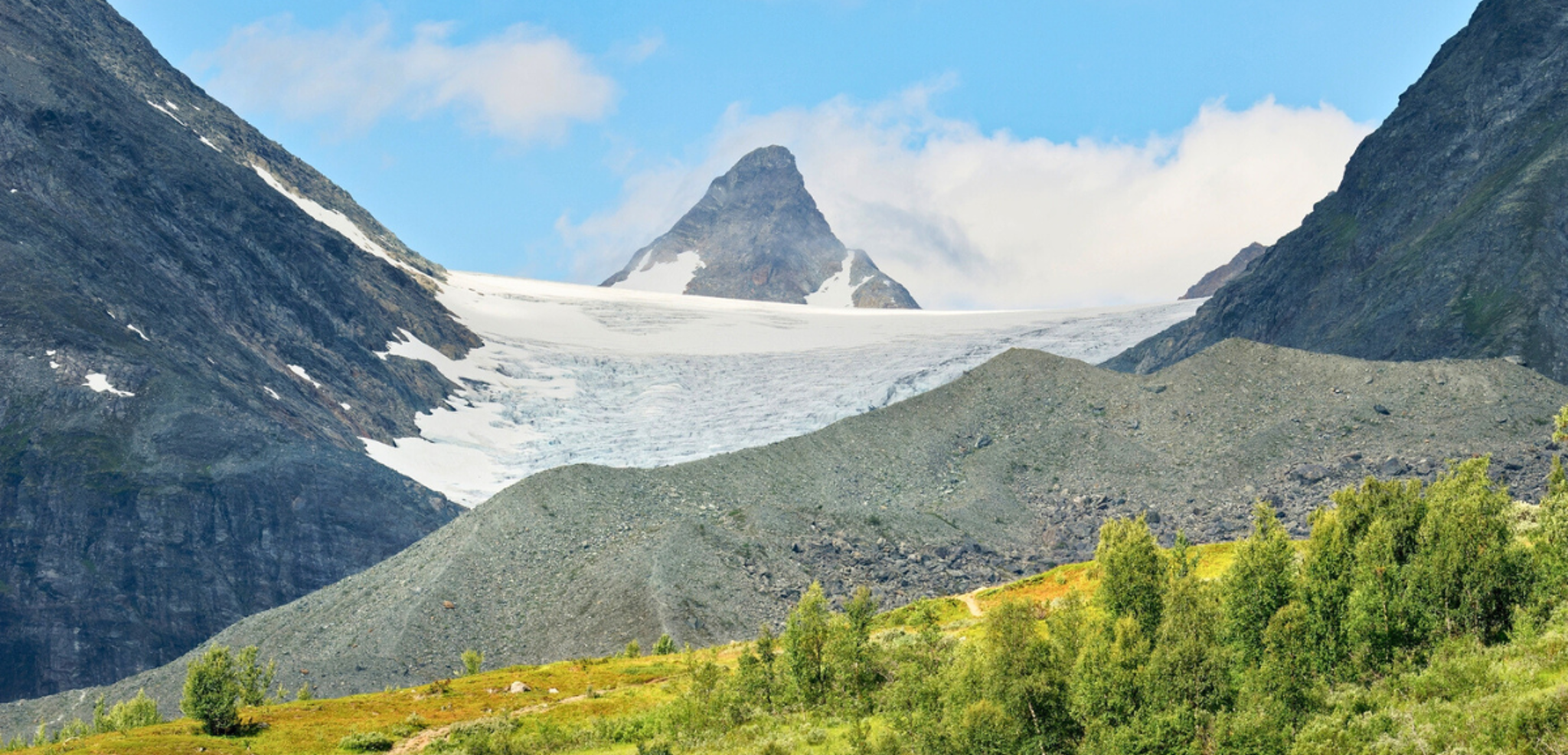 Puis vous atteignez les massifs des Alpes de Lyngen, territoire des fjords et glaciers