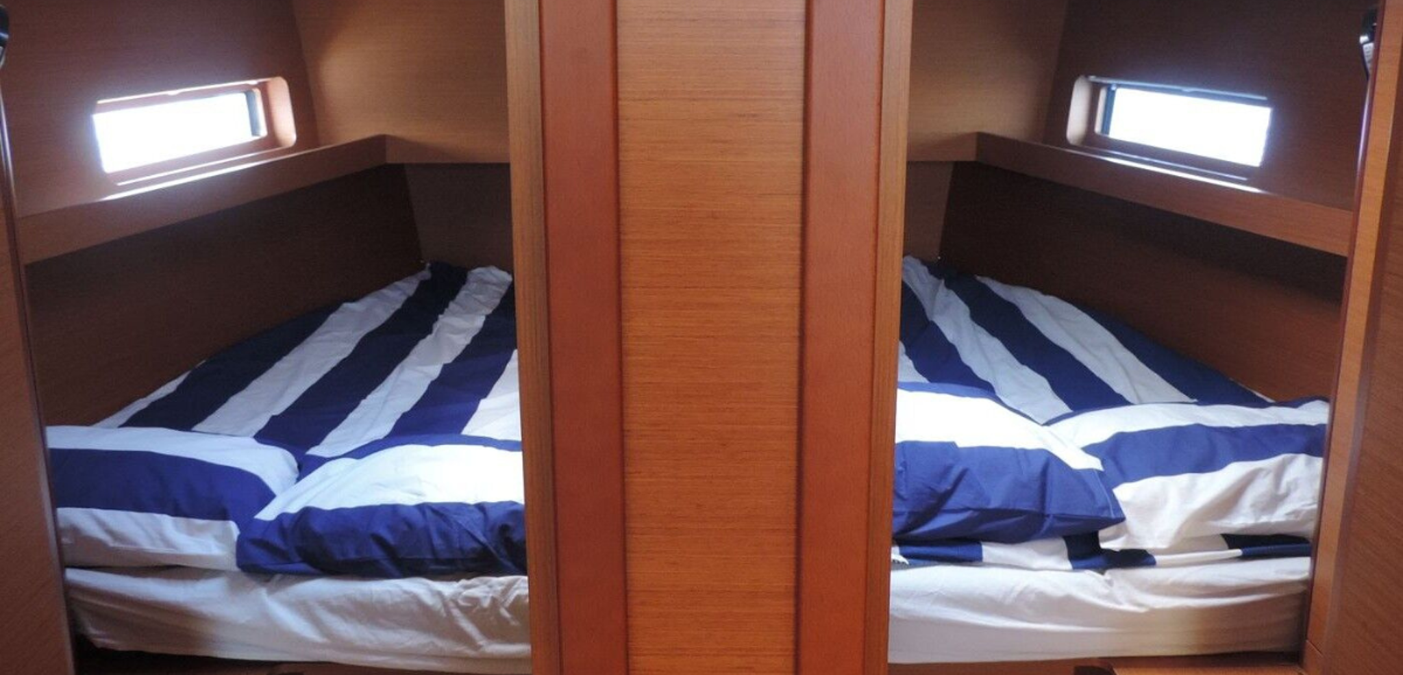 Des cabines compactes au confort simple : ton voilier Sun Loft 47 (ou similaire) - jours 1 à 8