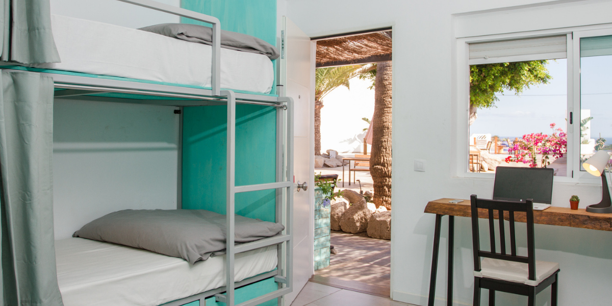 Aux dortoirs simples donnant sur la nature