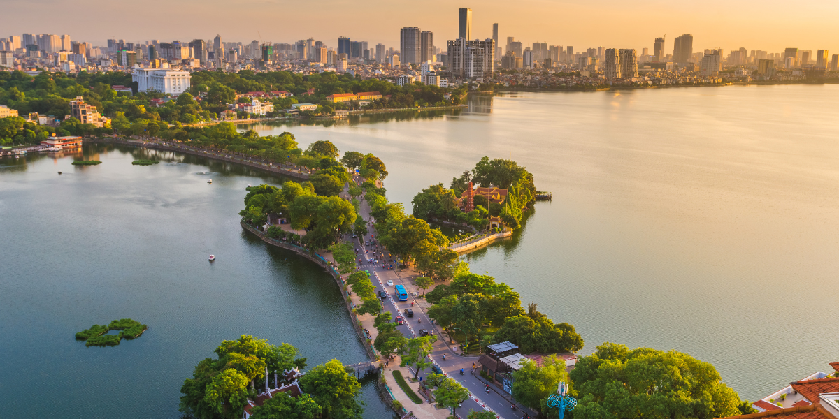 Votre aventure débute à Hanoi, capitale du pays 