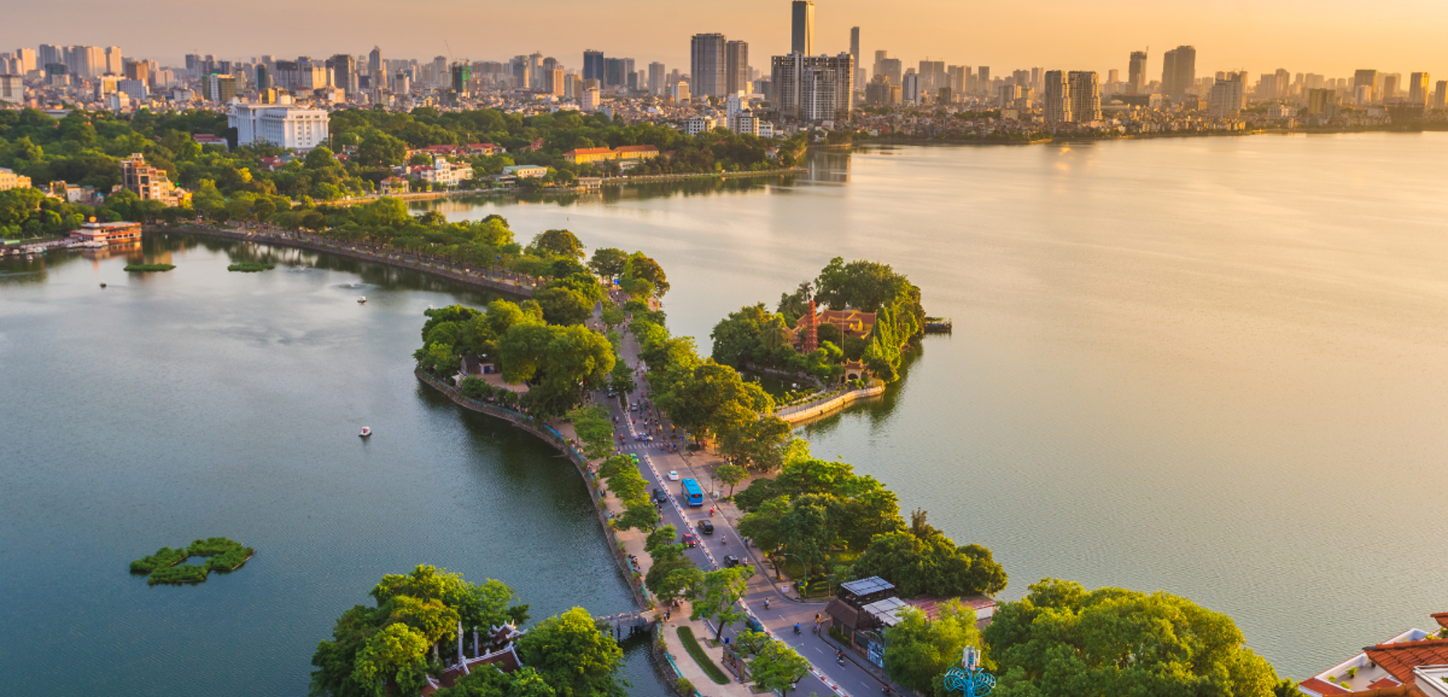 Votre aventure débute à Hanoi, capitale du pays