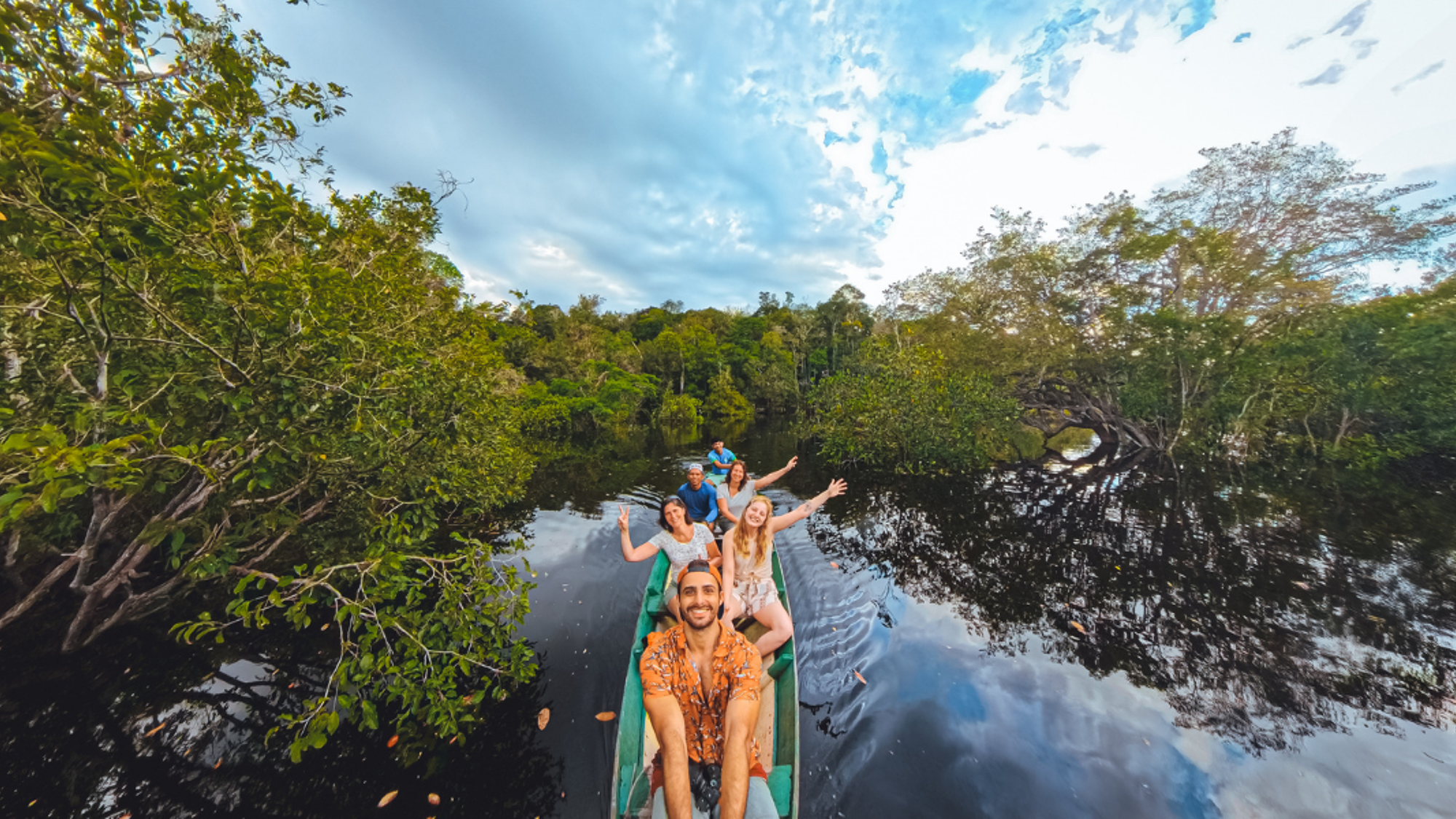En canoë sur l'Amazone