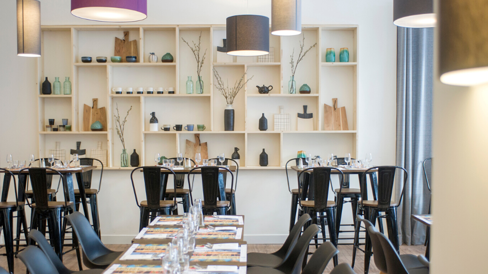 Retrouvez-vous au restaurant de l'hôtel pour partager un bon repas