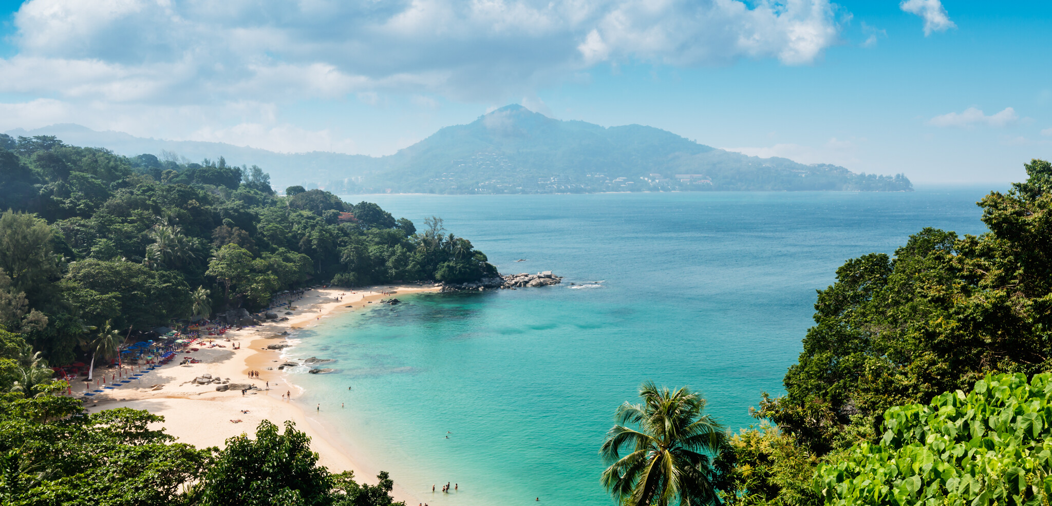 Terminez votre voyage les pieds en éventail sur les plages de Phuket