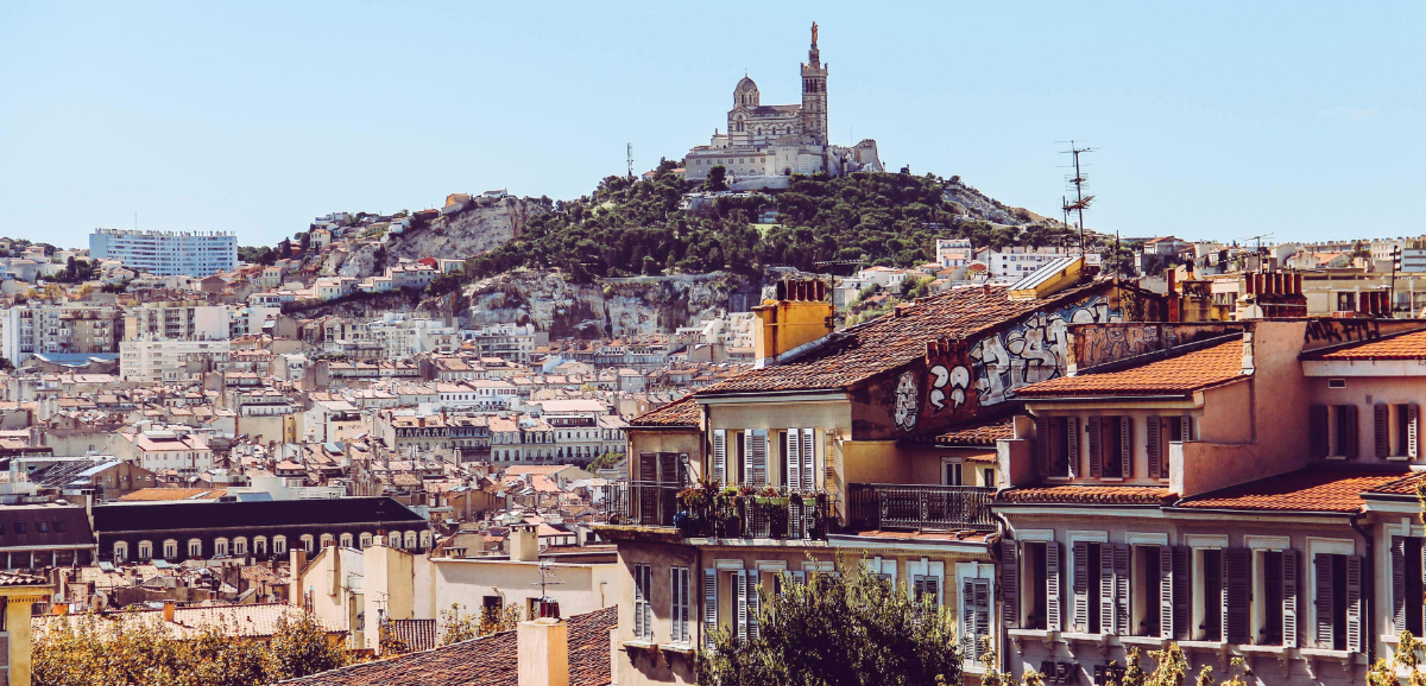 Installez-vous dans votre hôtel 2* au coeur de la Cité Phocéenne