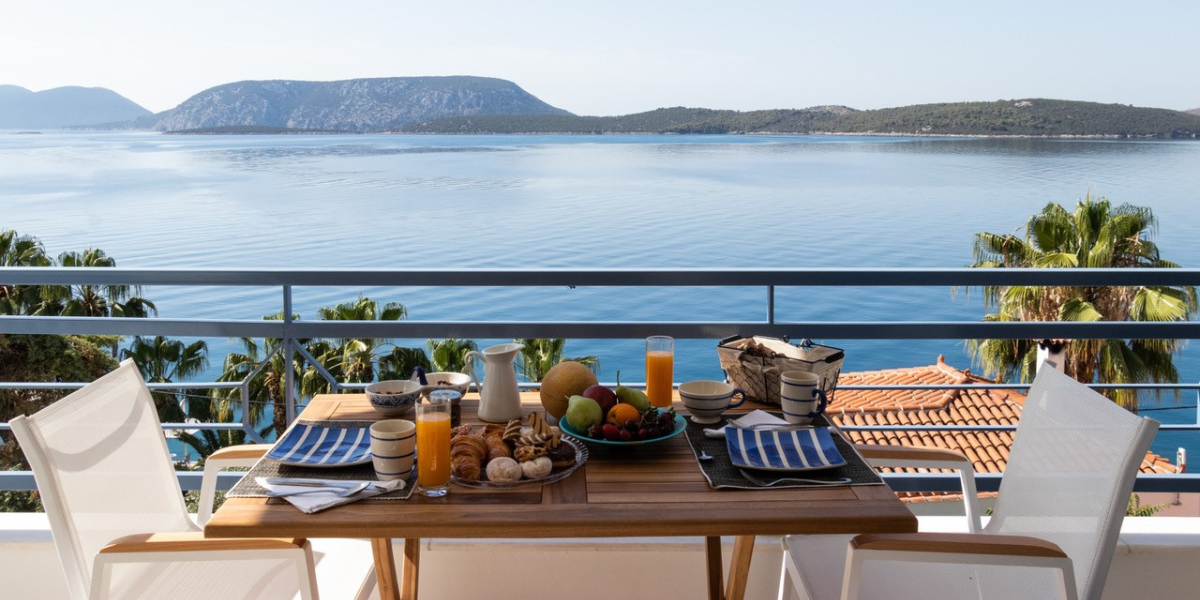 Petit déjeuner avec vue dans votre appartement !