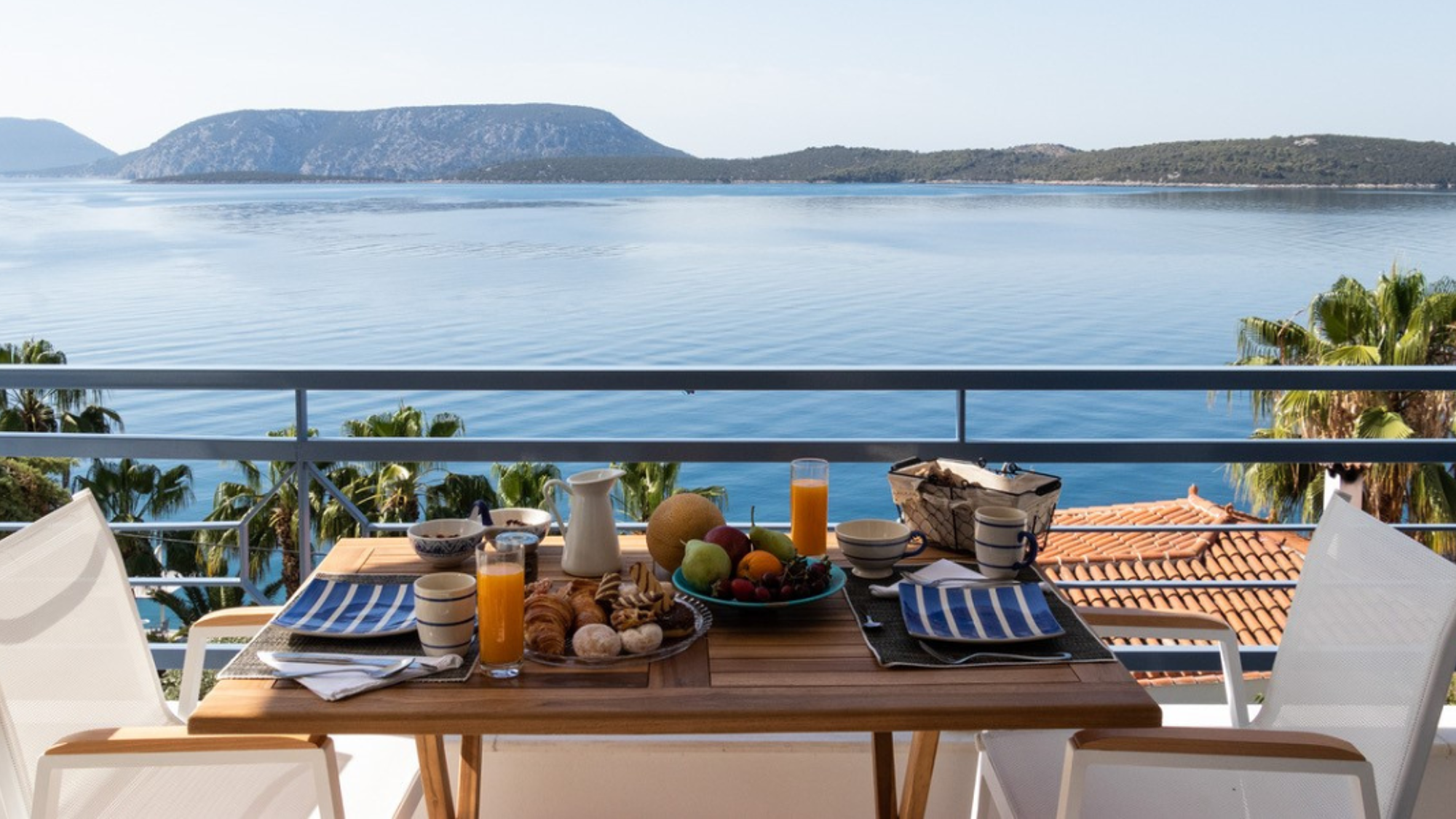 Petit déjeuner avec vue dans votre appartement !
