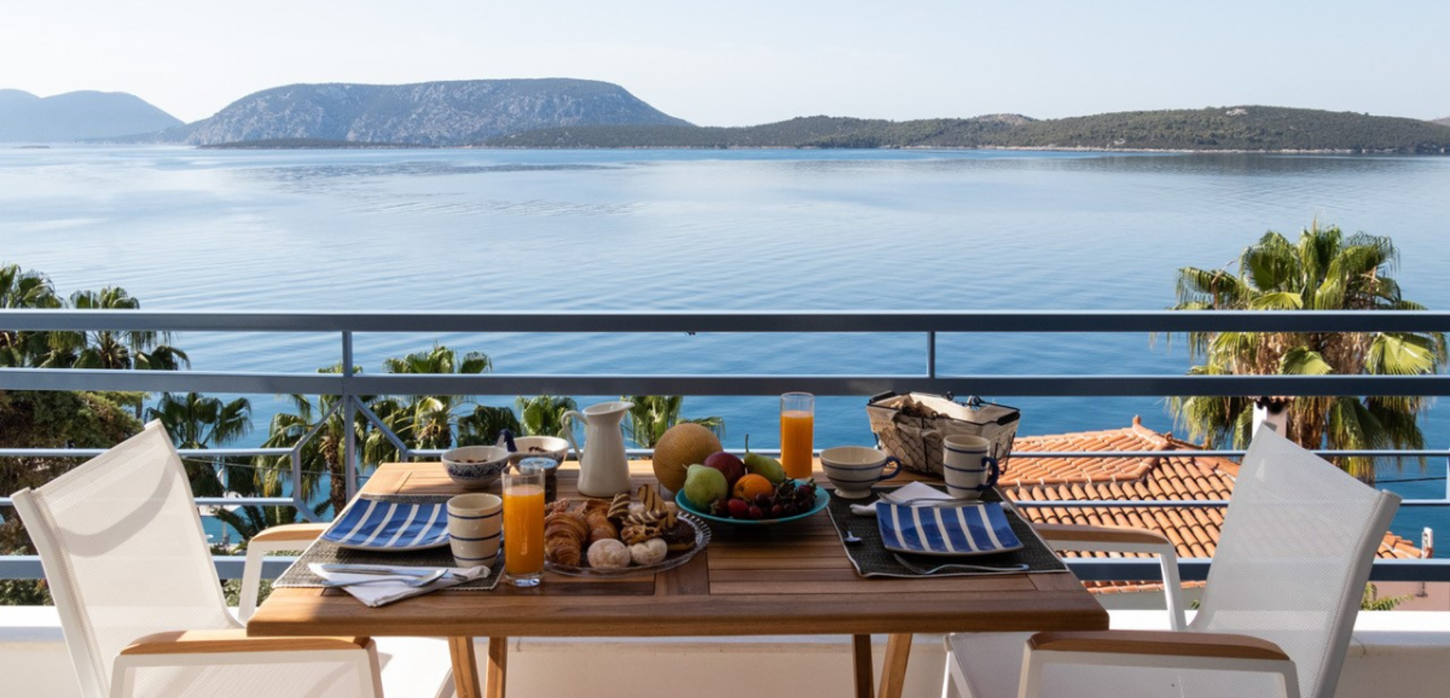 Petit déjeuner avec vue dans votre appartement !
