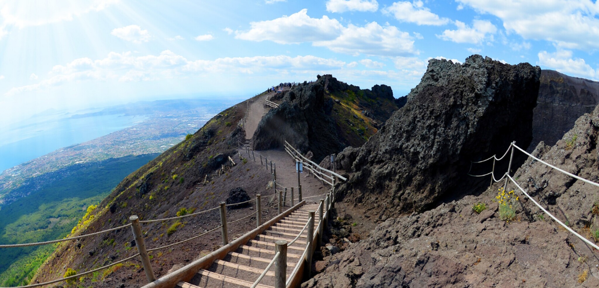 Et admirez la vue du haut du cratère