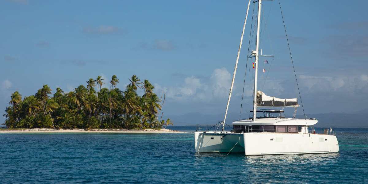 Ton refuge sur l'eau : un catamaran équipé de 4 cabines à partager (ou similaire) - jours 2 à 7 