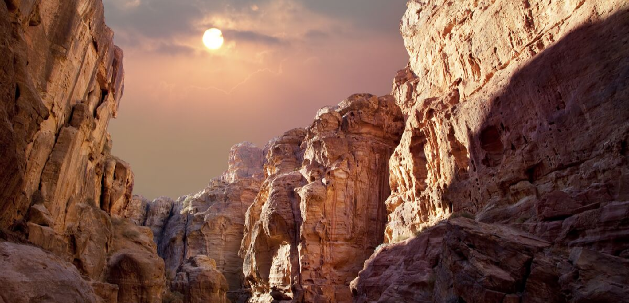 Véritable labyrinthe de roche monolithique