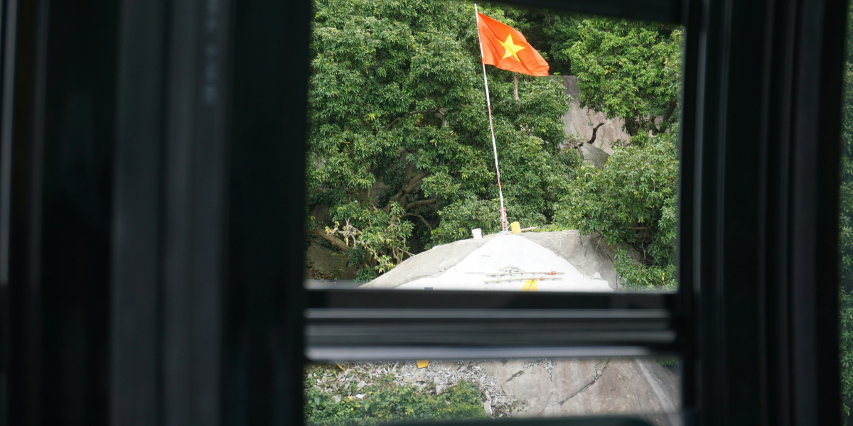Train, Vietnam ©Natasha Nguyen / Unsplash 