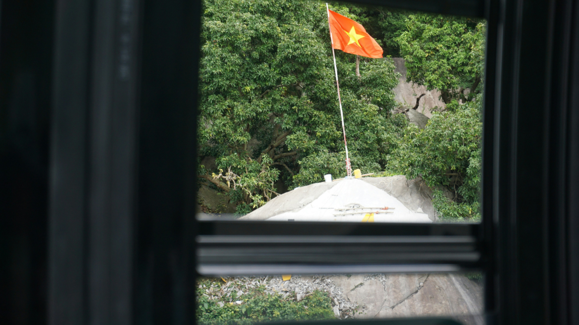 Train, Vietnam ©Natasha Nguyen / Unsplash