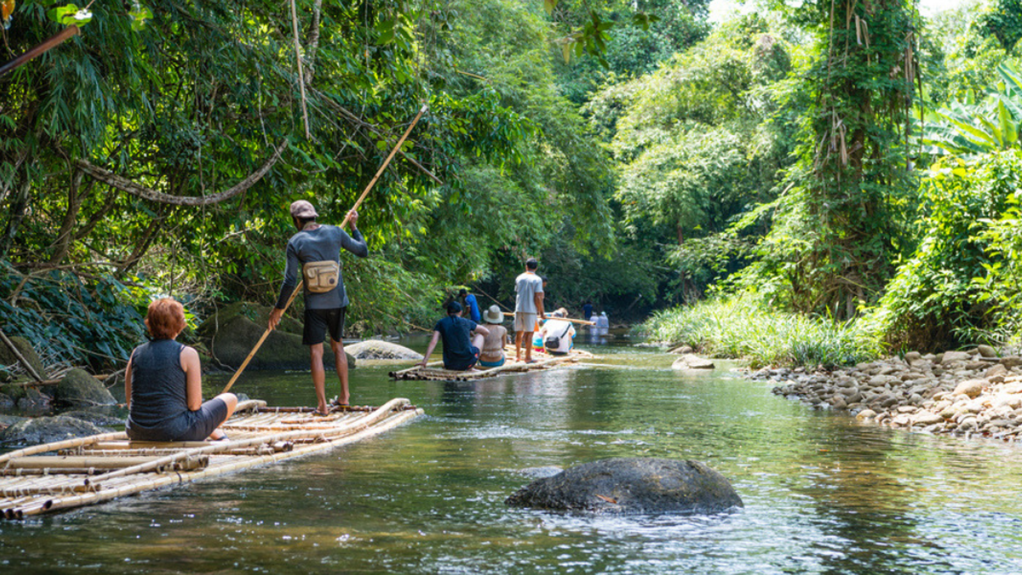 Profitez d'une escapade en bamboo rafting