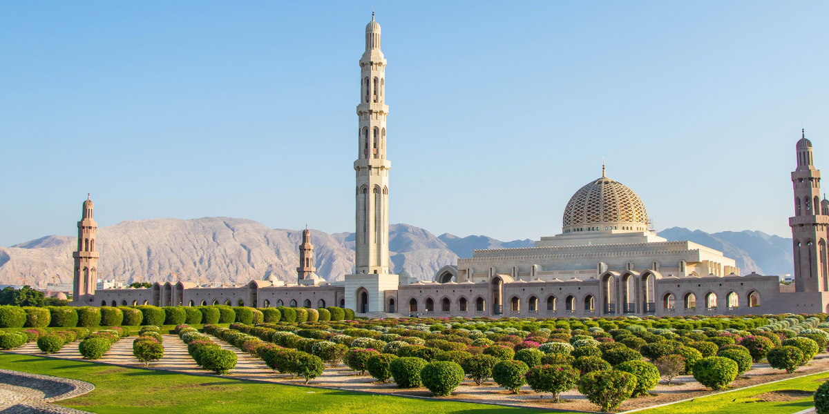 Commencez par la découverte de Mascate : la Mosquée du Sultan Qaboos 