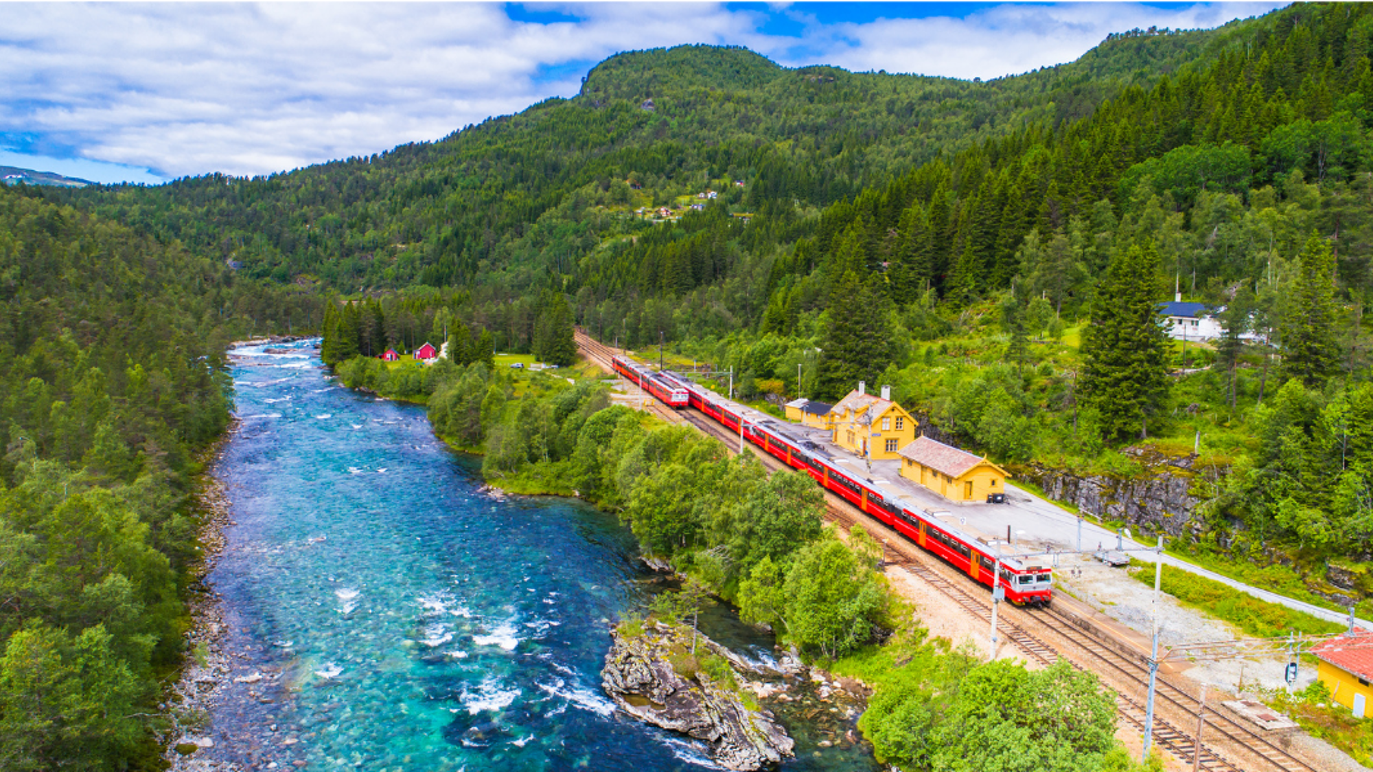 Le tout en transports collectifs à travers des paysages spectaculaires !