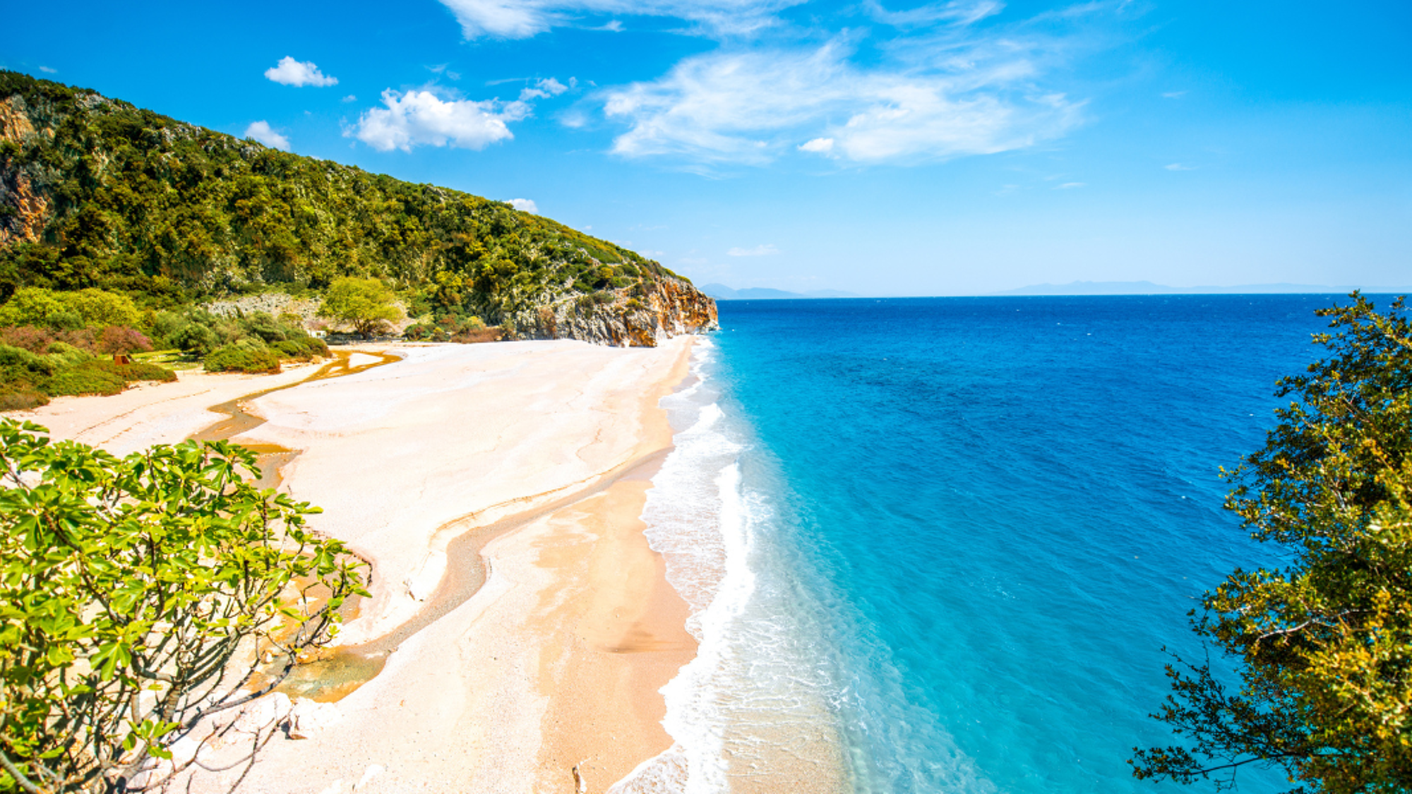 Pour rejoindre la plage de Ngjipe