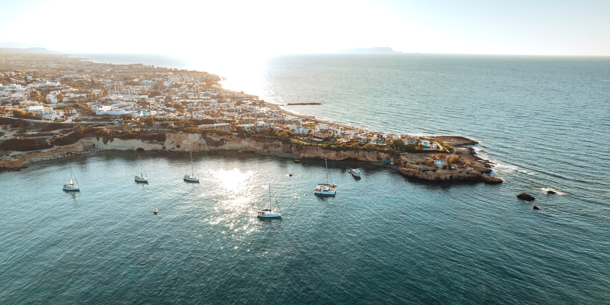 Posez vos valises à Chersonissos, au nord de l'île