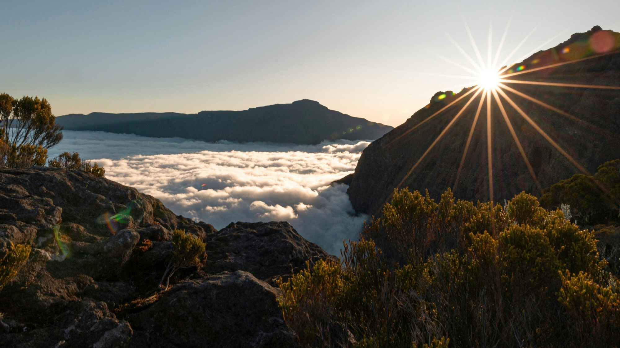 Piton des Neiges, La Réunion ©Louis Paulin / Unsplash