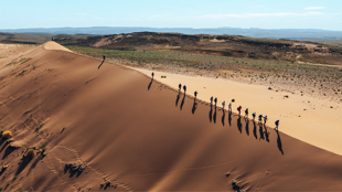 Randonnée désert, Maroc ©Maxime Moreau