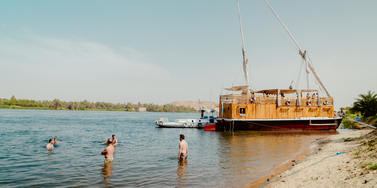 Puis partez à la découverte du Nil, fleuve mythique
