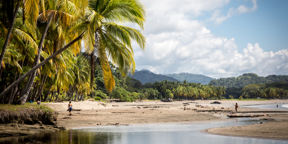 Ou la plage de Tamarindo (selon date de départ) 