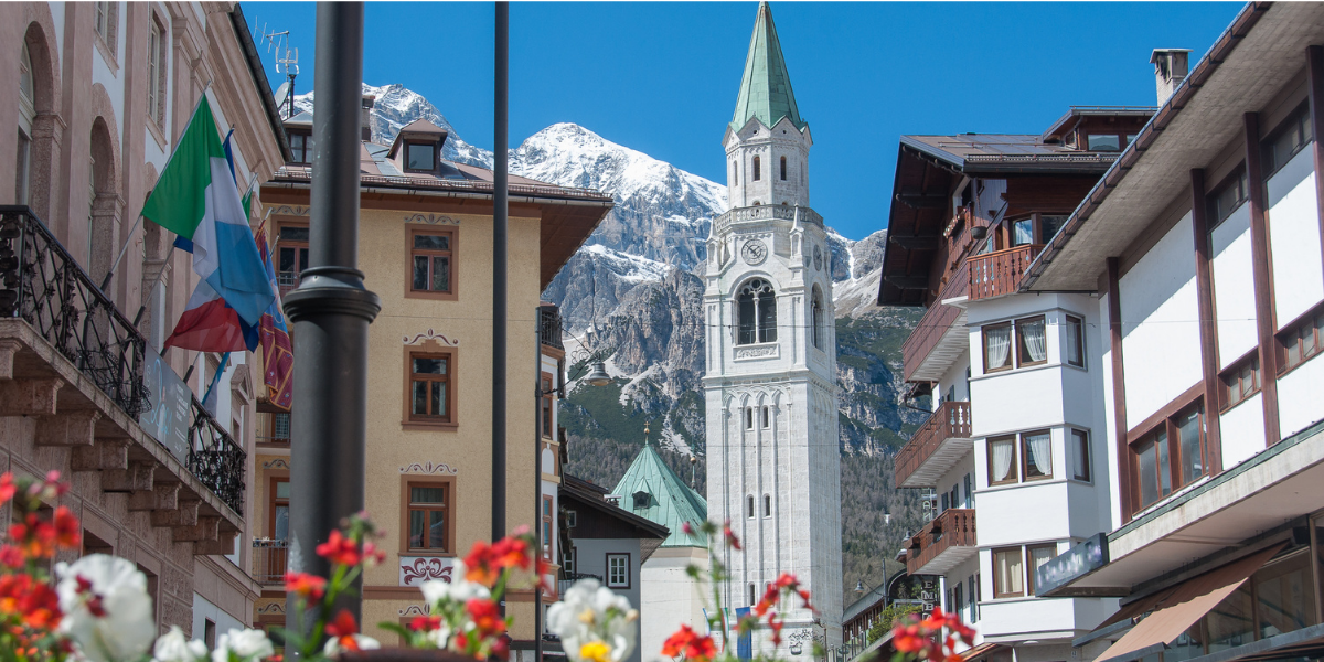 Entre deux randonnées, découvrez la belle ville de Cortina 