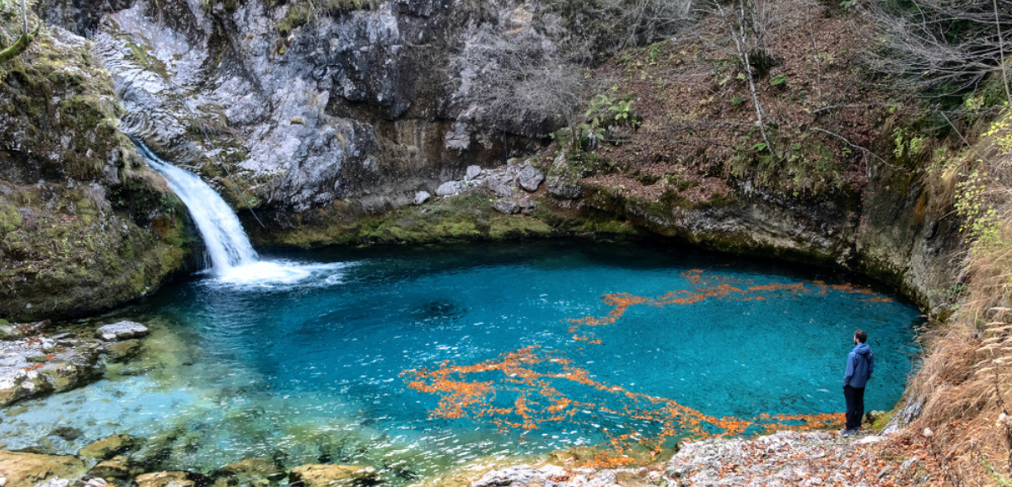 La source naturelle "Blue Eye", Valbonne, Thethi
