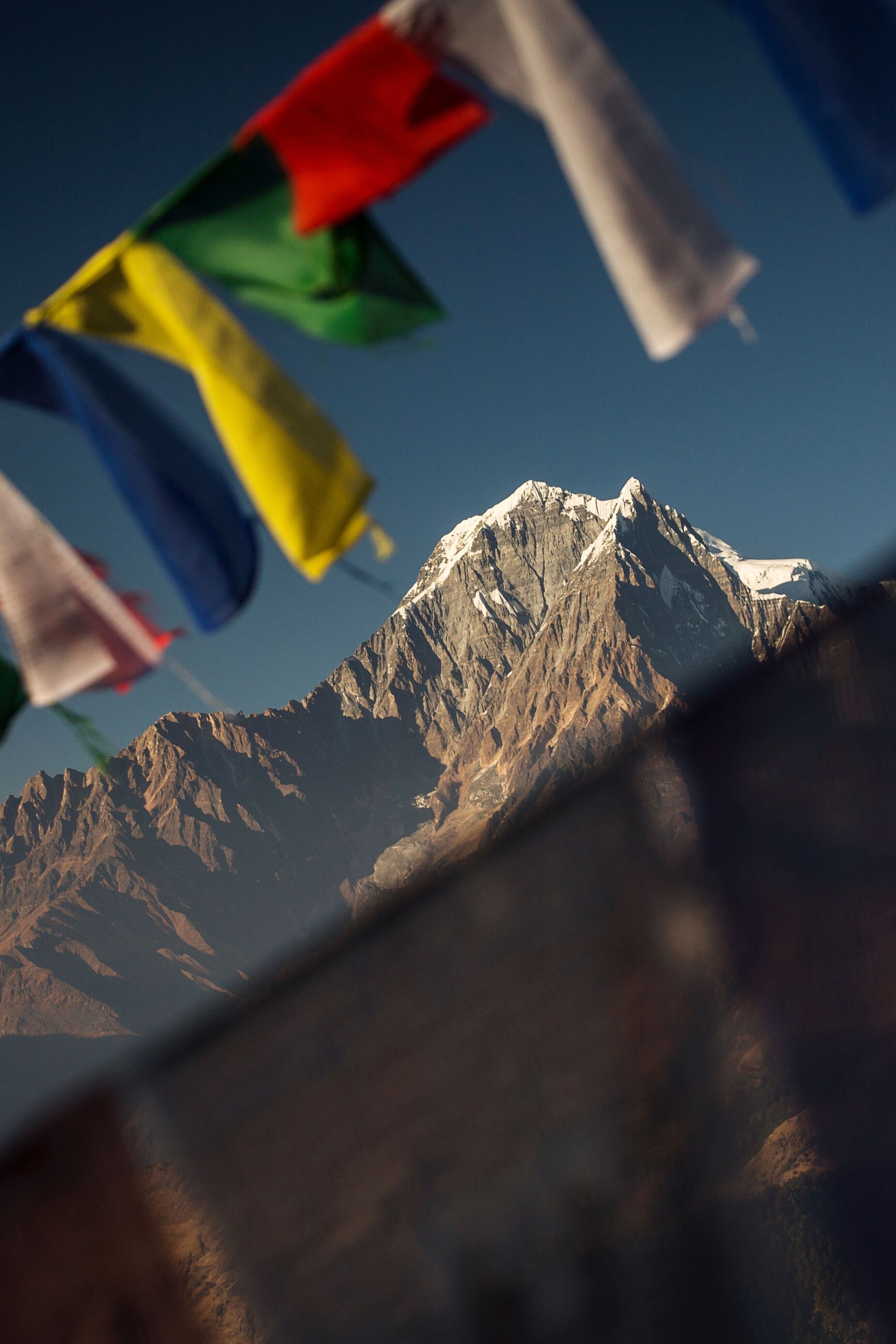 Gravir le sommet du Thorong La dans les Annapurnas 